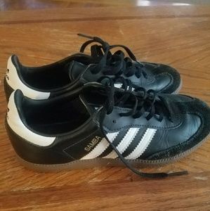 Adidas samba only worn a few times. size 5 1/2